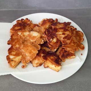 Selleriescheiben in Pfannkuchenteig