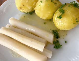 Schwarzwurzeln mit Petersilienkartoffeln