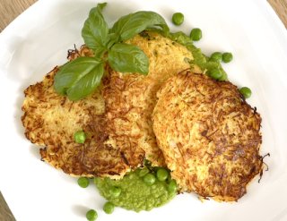 Spaghettikürbispuffer mit Erbsenpüree