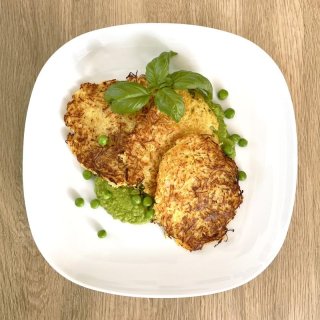 Spaghettikürbispuffer mit Erbsenpüree