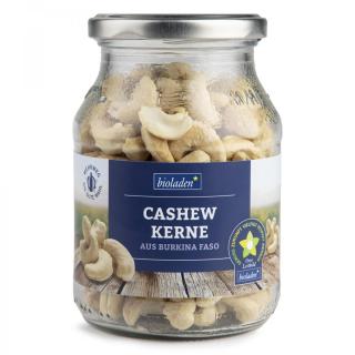 b*Cashewkerne  im Glas