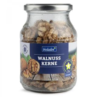 b*Walnusskerne Hälften