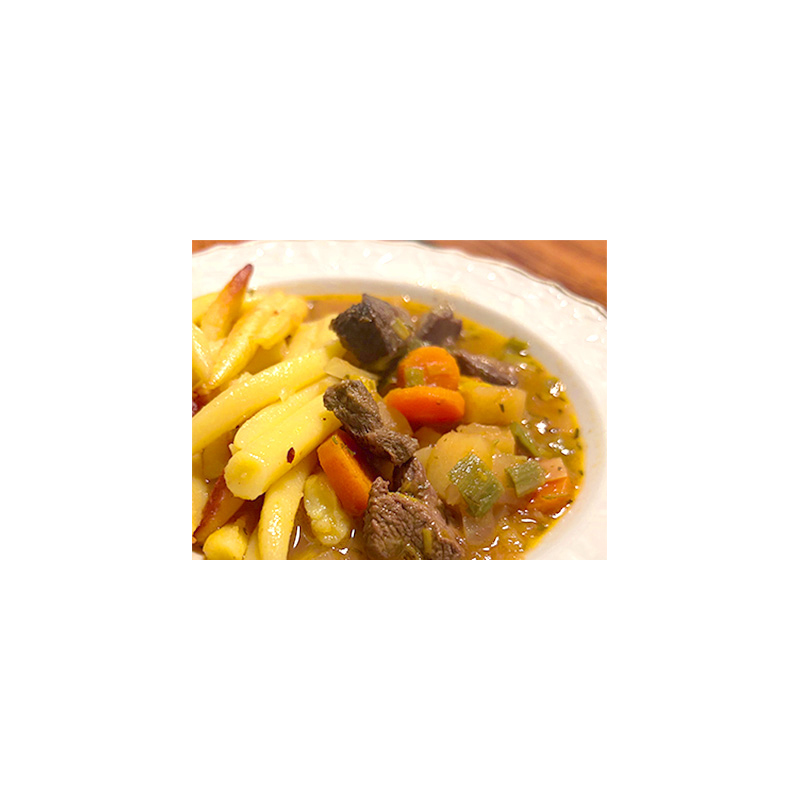Gulasch mit Steckrüben und Schupfnudeln