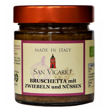 Bruschetta mit Zwiebeln und Nüssen